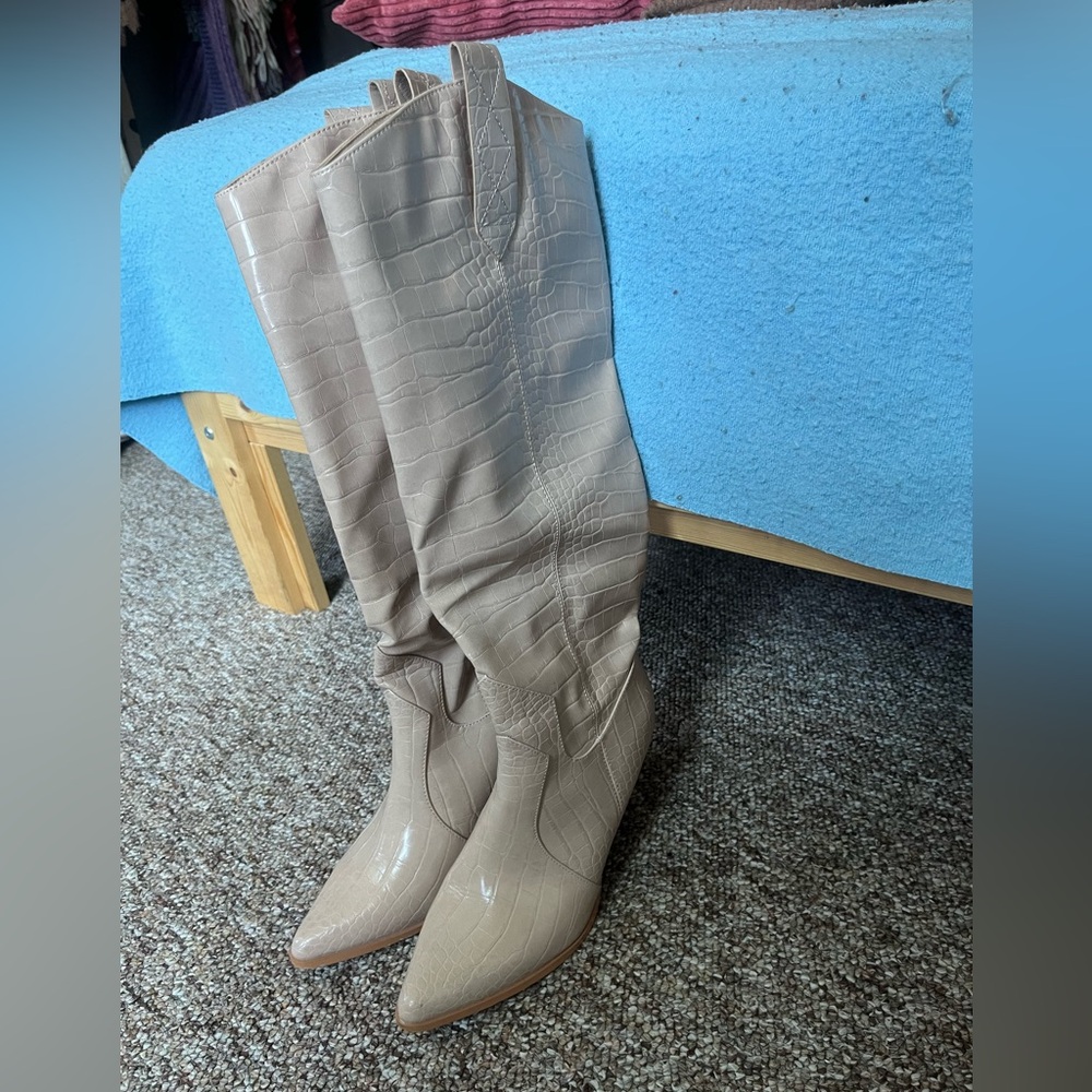 Elegant Tan Knee-High Women's Boots